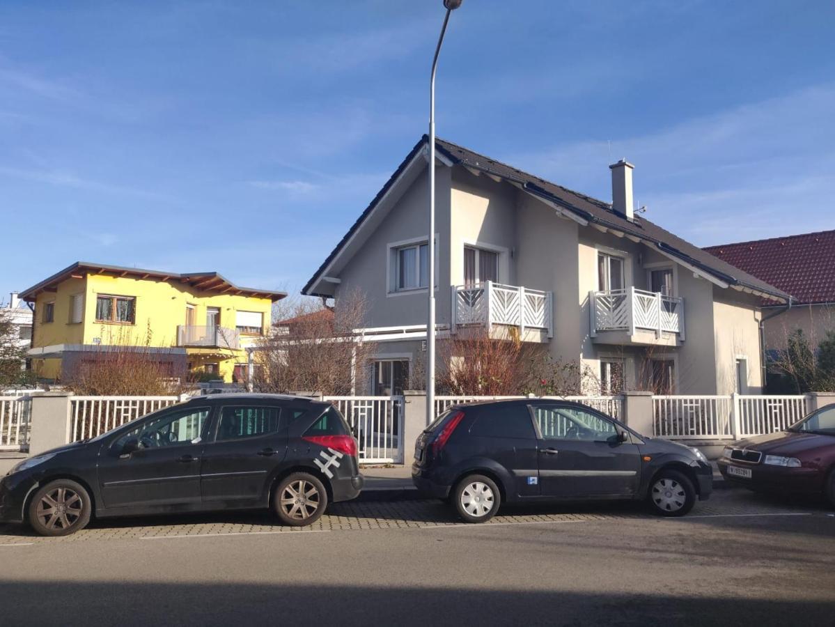 Relax - Ferienhaus In Wien Экстерьер фото